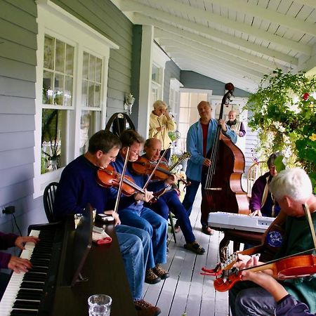Broadwater Inn & Cottages Baddeck Ngoại thất bức ảnh