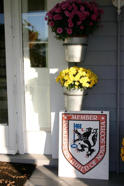 Broadwater Inn & Cottages Baddeck Ngoại thất bức ảnh