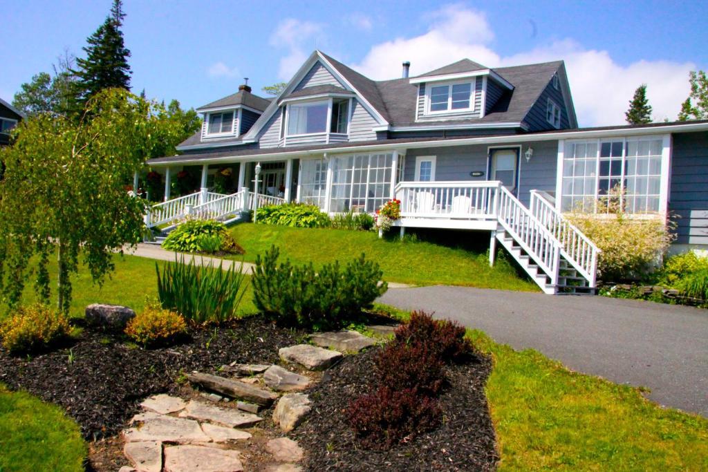 Broadwater Inn & Cottages Baddeck Ngoại thất bức ảnh
